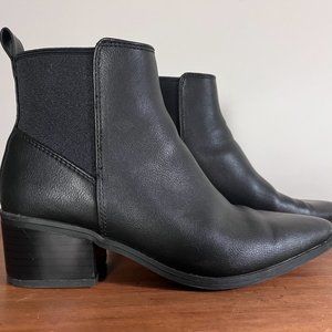 LIKE NEW Women's Gwen Low Shaft Heeled Boots - A New Day™ Black Size 6